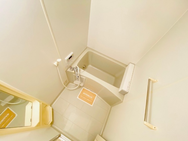 バス・シャワールーム　同一建物内２０１号室内装写真転載