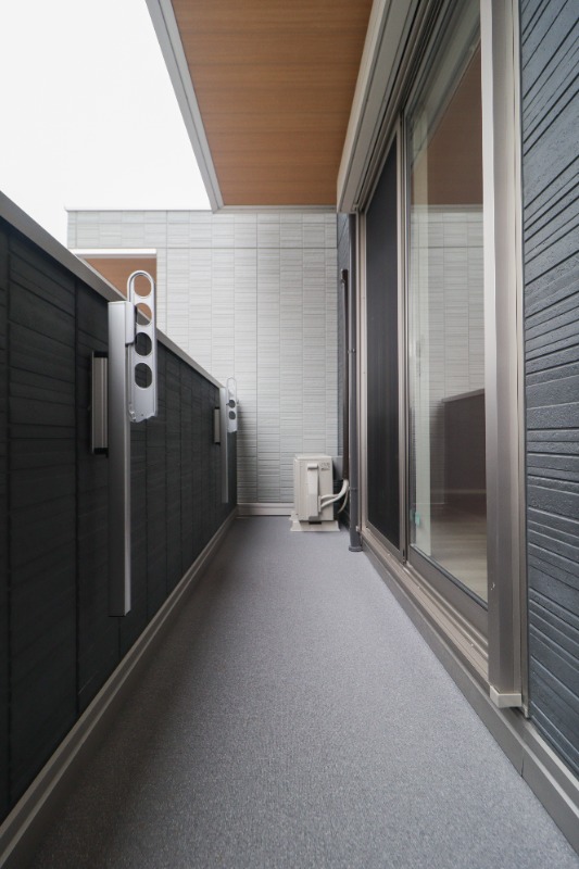 バルコニー　図面と現状に相違がある場合には現状を優先