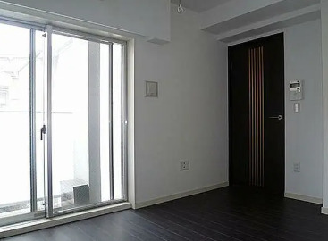 居室・リビング　別部屋の写真を使用しております。