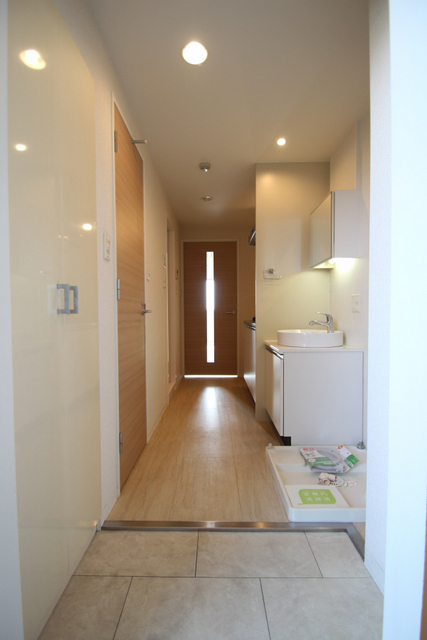 玄関　※参考写真