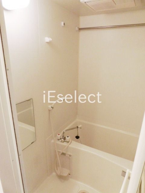 バス・シャワールーム　綺麗なバスルーム。