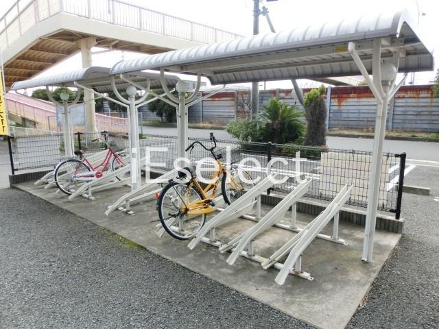 その他共有部分　屋根付駐輪場。