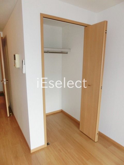 収納　奥行きのあるクローゼットです。