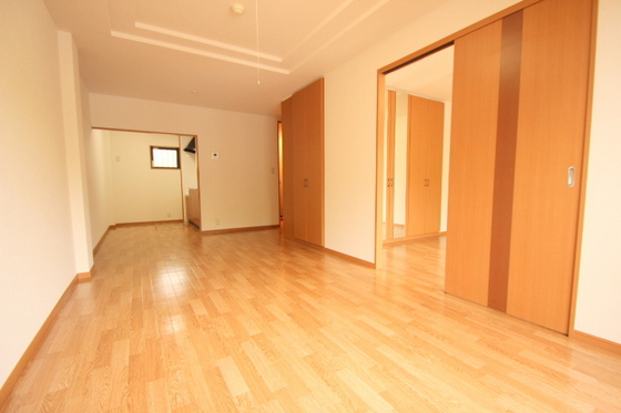 居室・リビング　※別部屋の写真です