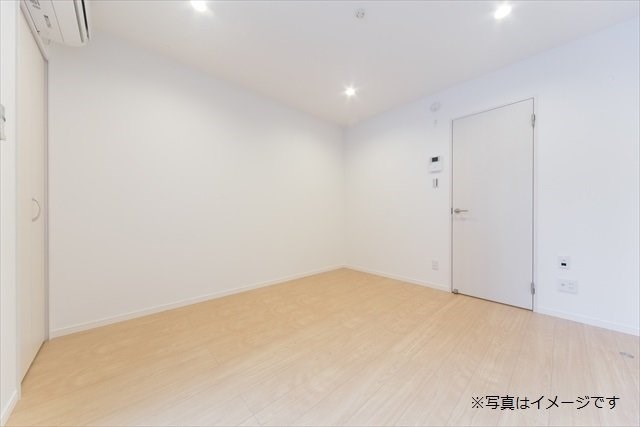 その他部屋・スペース　落ち着いた色調の寝室です