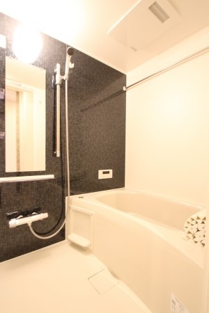 バス・シャワールーム　浴室　※別号室参考写真