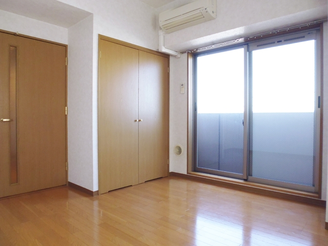 その他部屋・スペース　サッシが大きくてとっても明るいお部屋ですよ♪