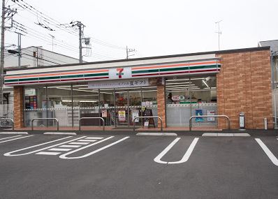 コンビニ　セブンイレブン 昭島東町4丁目店（コンビニ）まで339m