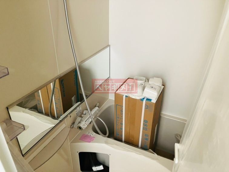 バス・シャワールーム　洗面