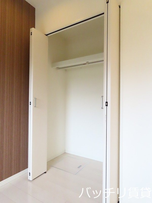 収納　画像は別号室の為、現状優先となります。