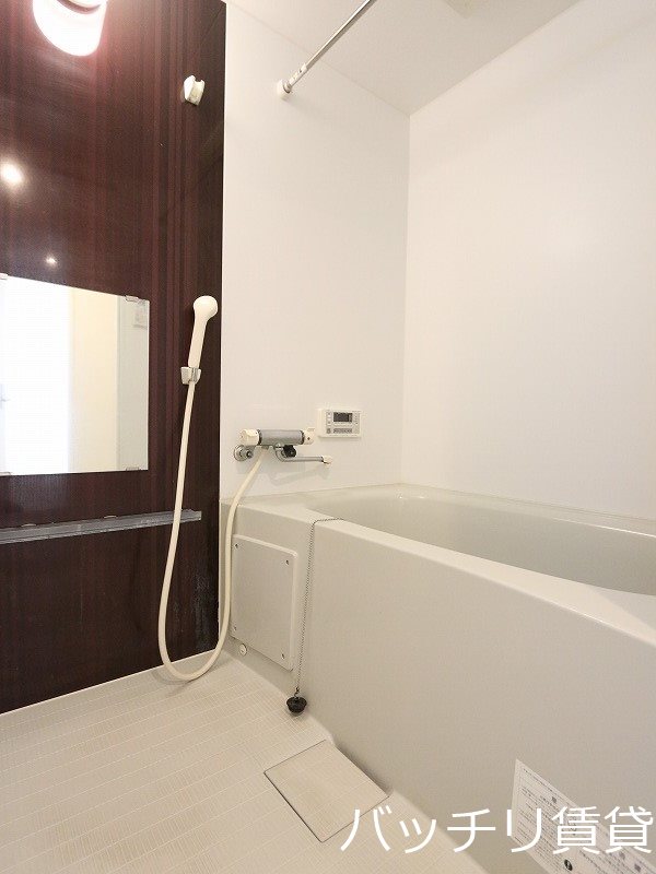 バス・シャワールーム　画像は別号室の為、現状優先となります。