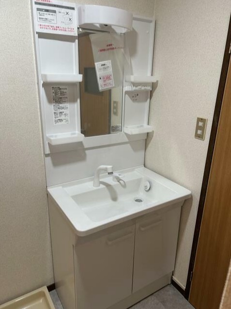 洗面設備　反転タイプ