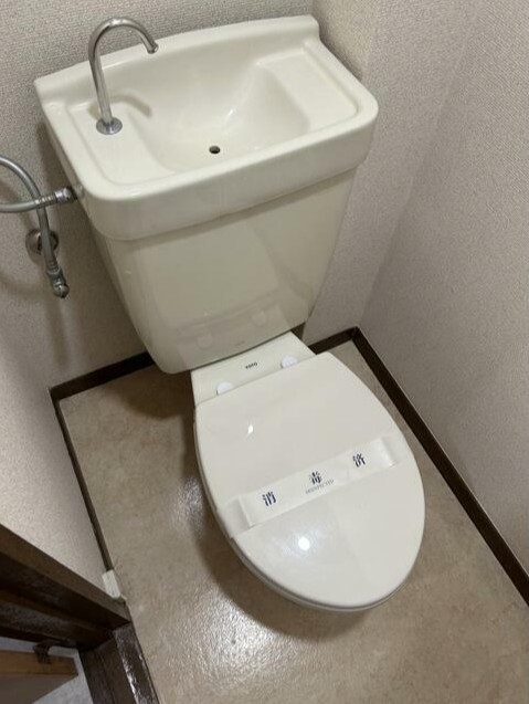 トイレ　反転タイプ