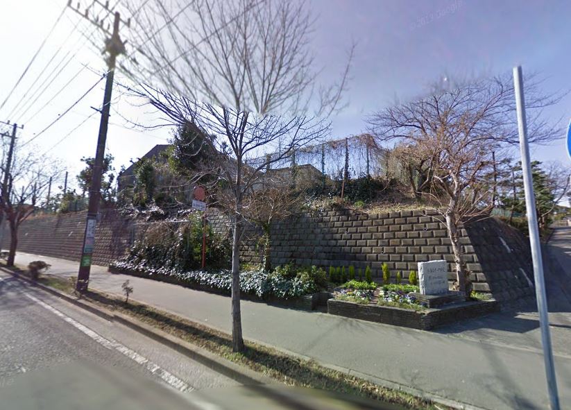 中学校　横浜市立港南台第一中学校（中学校）まで1348m