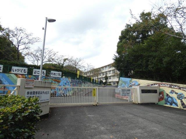 小学校　藤枝中央小学校（小学校）まで1302m