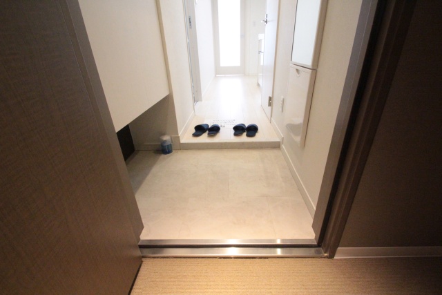 玄関　※別室の参考写真の為、現況優先です。