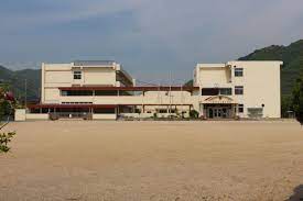 小学校　上郡町立上郡小学校（小学校）まで1300m