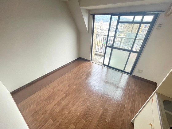 居室・リビング　※他号室のお写真となります