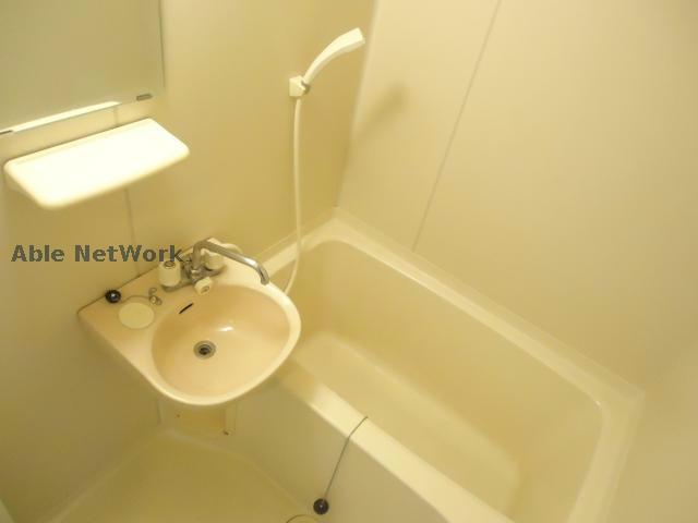 バス・シャワールーム　※同物件別部屋の写真です。