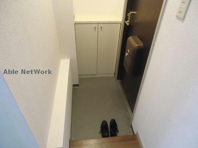 玄関　※同物件別部屋の写真です。