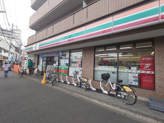 コンビニ　セブンイレブン世田谷砧6丁目店（コンビニ）まで365m