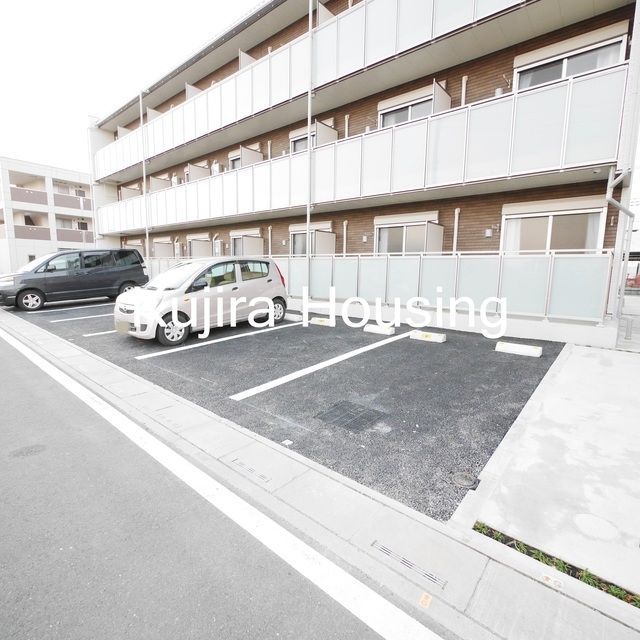 駐車場　敷地内駐車場有ります♪（要空き確認）