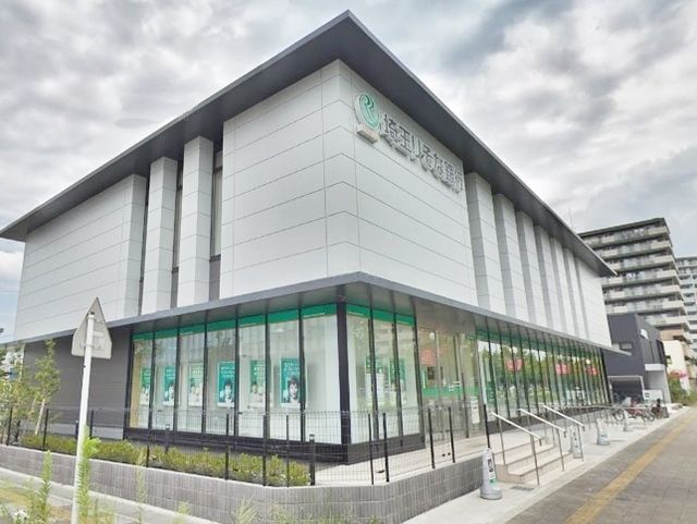 銀行　埼玉りそな銀行 浦和美園出張所（銀行）まで728m