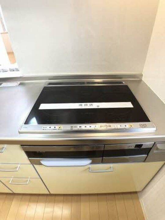 キッチン　IHクッキングヒーター