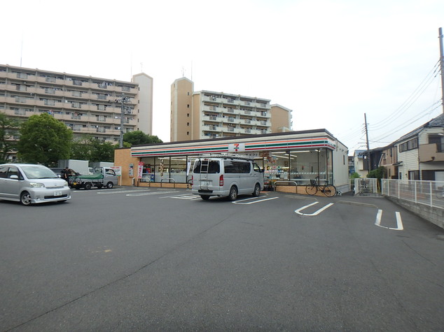 コンビニ　セブンイレブン 川崎久末北店（コンビニ）まで1051m