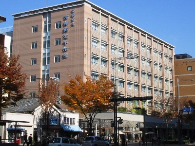 中学校　京都市立京都御池中学校（中学校）まで307m