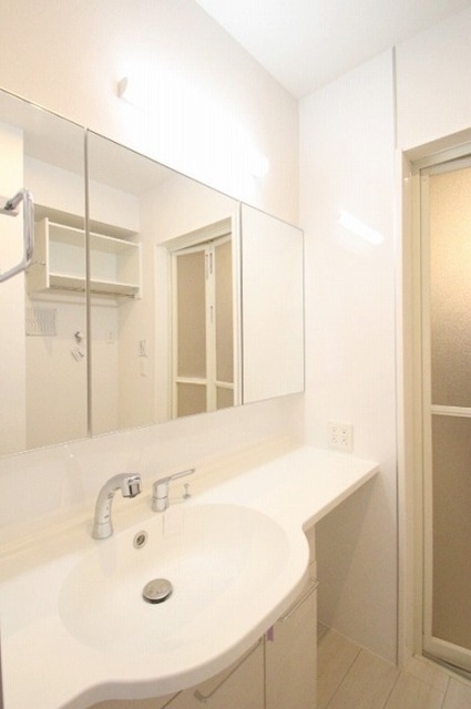 洗面設備　洗髪洗面化粧台