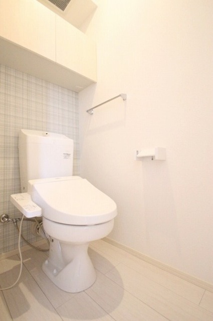 トイレ　温水洗浄暖房便座