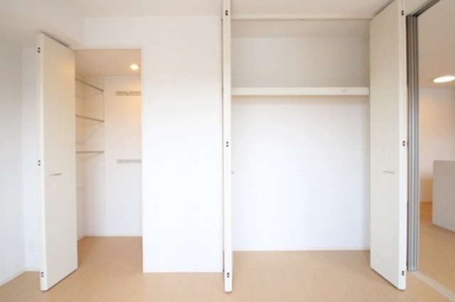 収納　６洋室ワンステップクローゼット・物入