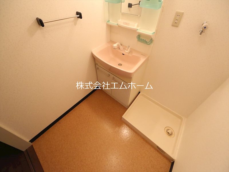 洗面設備　脱衣所　独立洗面台（シャンプードレッサー付）