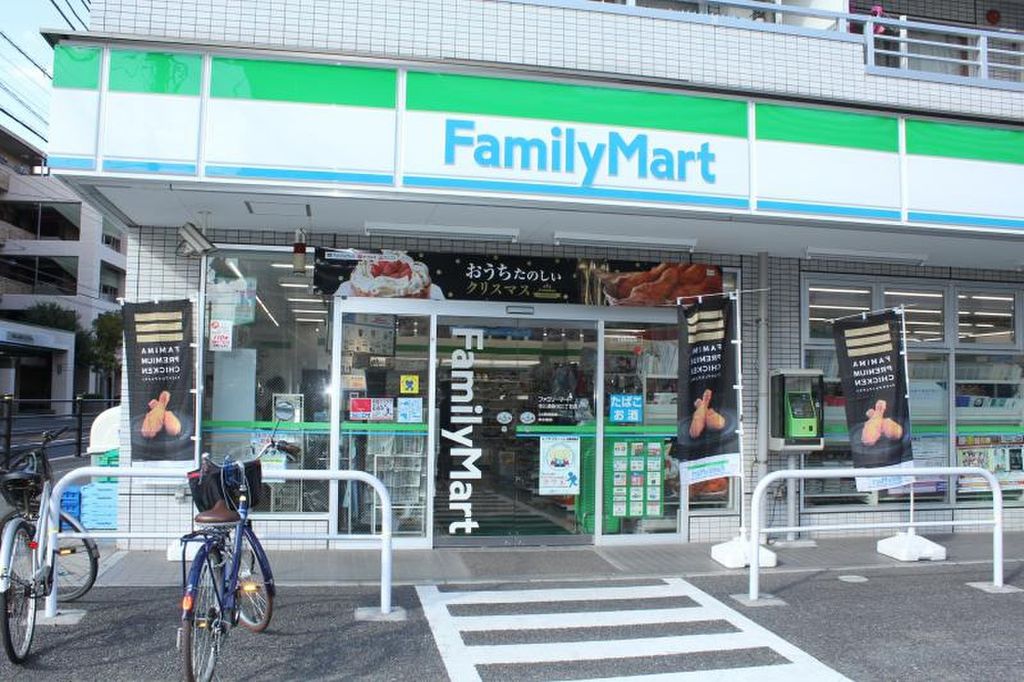コンビニ　ファミリーマート市川湊新田二丁目店（コンビニ）まで180m