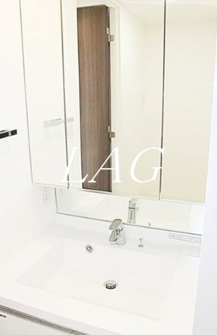 洗面設備　独立洗面台です。