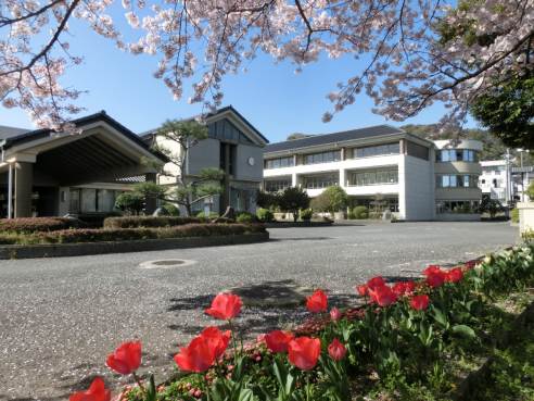 中学校　周南市立住吉中学校（中学校）まで2402m