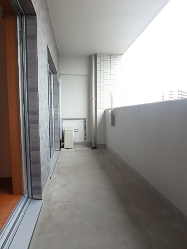 バルコニー　図面と現状に相違がある場合には現状を優先