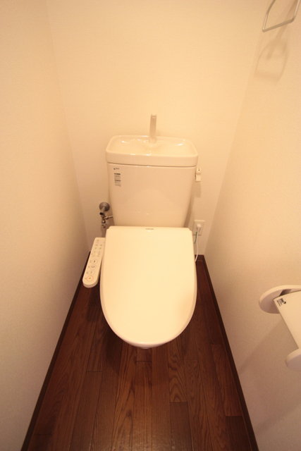 トイレ　※別室の参考写真の為、現況優先です。