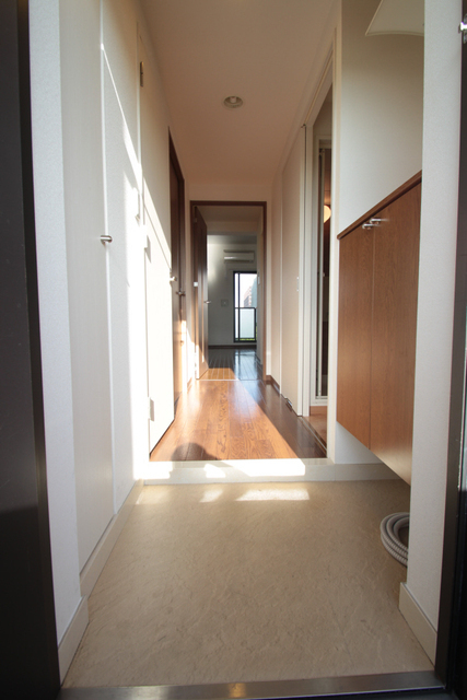 玄関　※別室の参考写真の為、現況優先です。