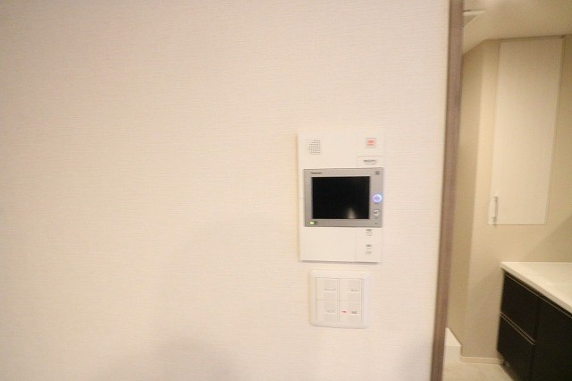 セキュリティ　モニター付きインタフォン