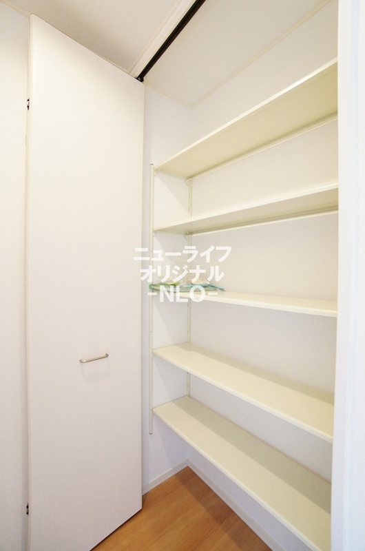 その他　LDK収納　パントリーとしても活用できます★
