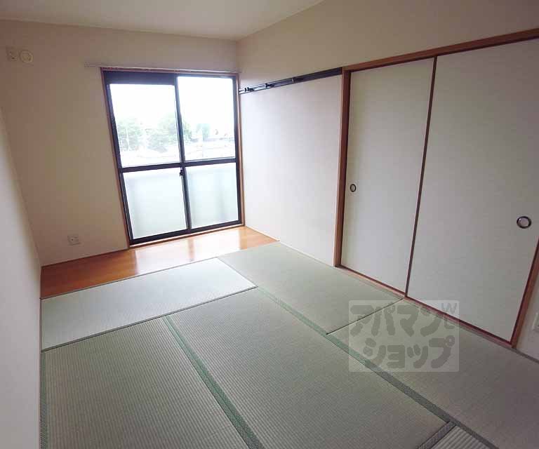 居室・リビング　キレイな畳。