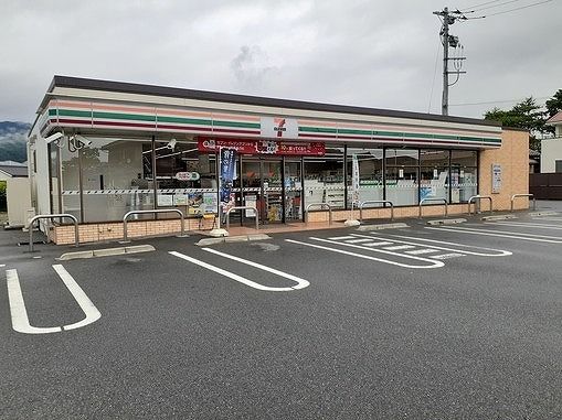 コンビニ　セブンイレブン南アルプス白根店（コンビニ）まで550m
