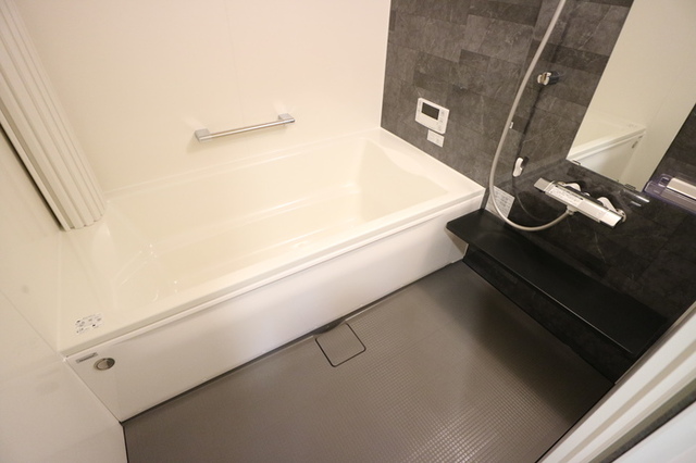 バス・シャワールーム　浴室