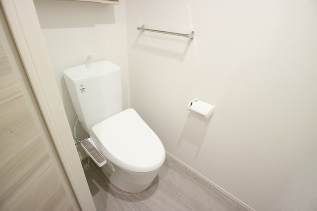 トイレ　温水洗浄暖房便座