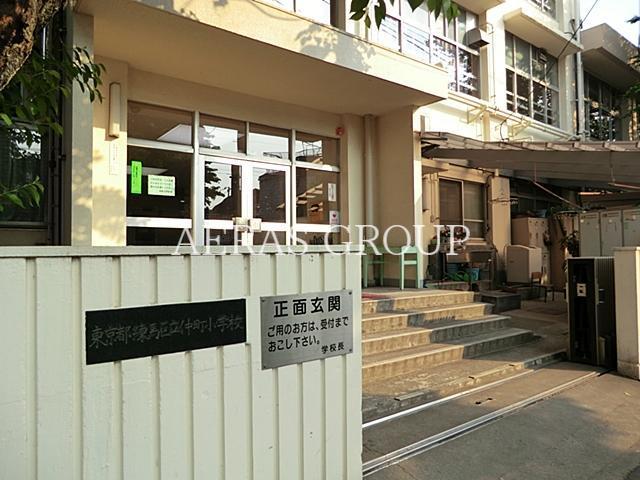 小学校　練馬区立仲町小学校（小学校）まで581m