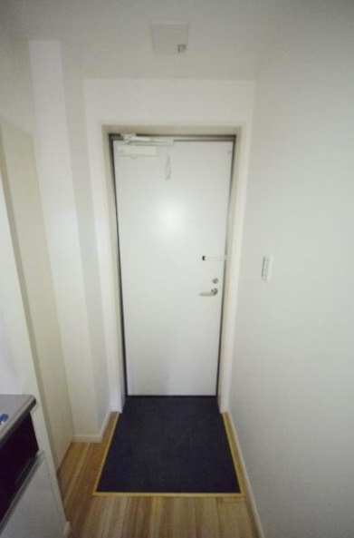 玄関　※別部屋参考写真