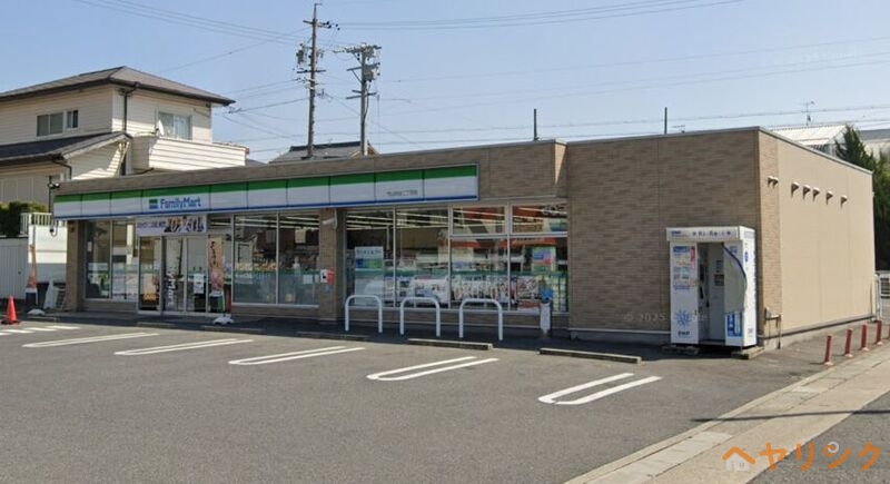 コンビニ　ファミリーマート守山向台二丁目店（コンビニ）まで595m