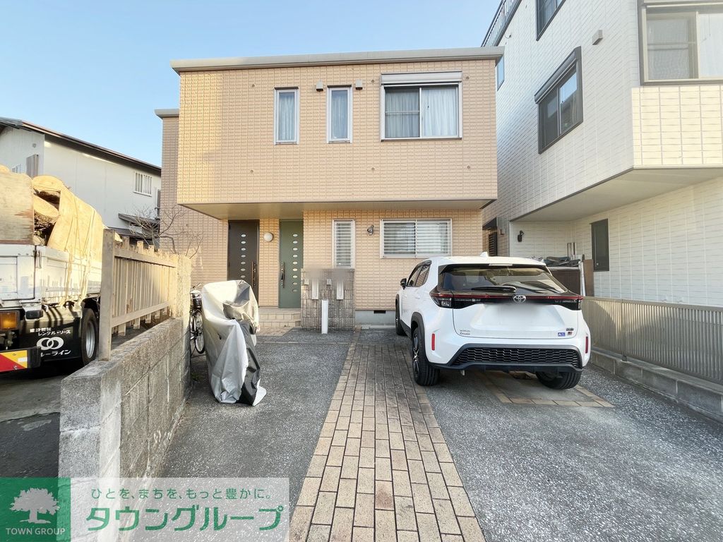 建物外観　駐車場